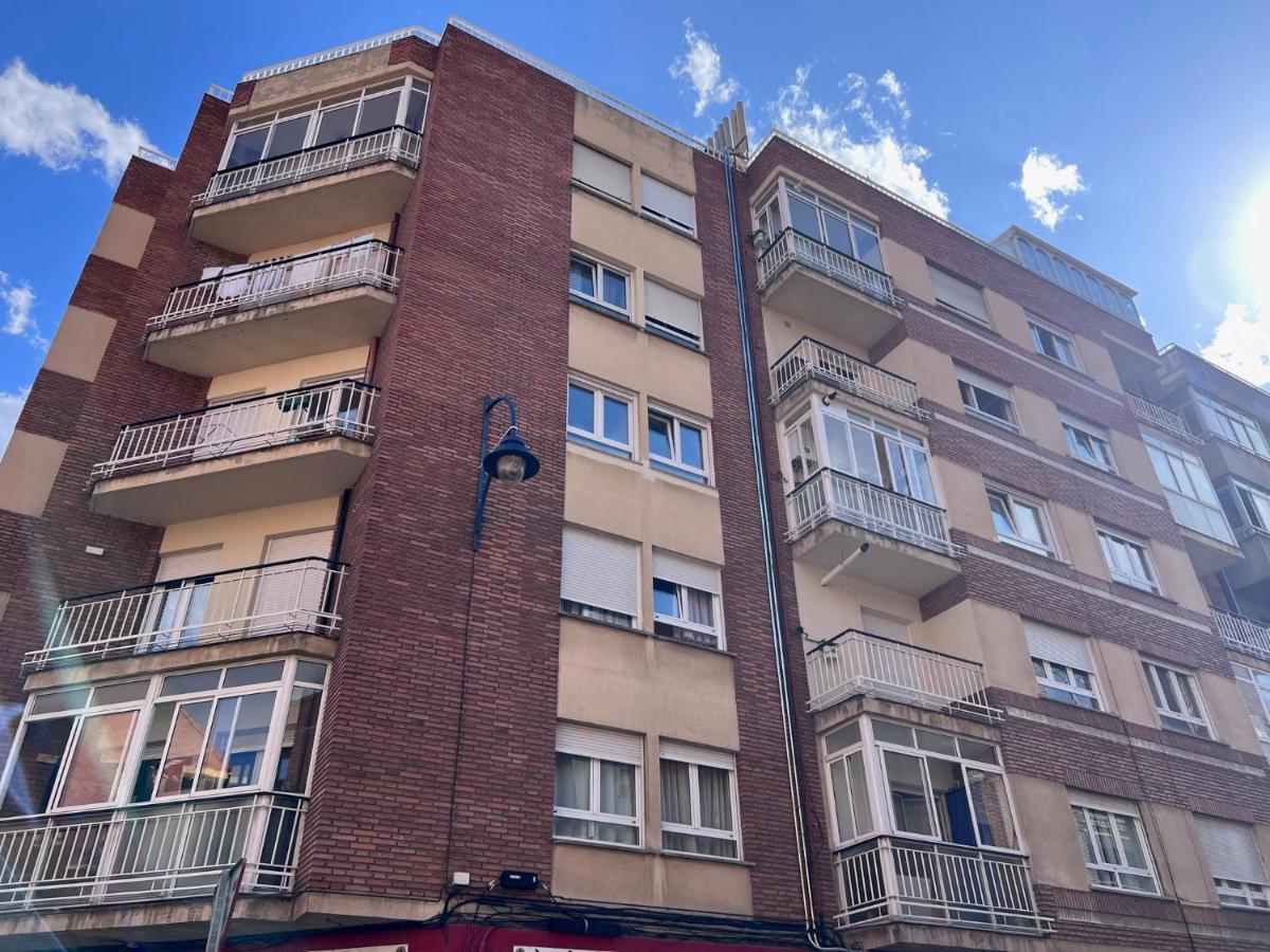 レオンPiso En San Mames A 10 Minutos De La Catedralアパートメント エクステリア 写真
